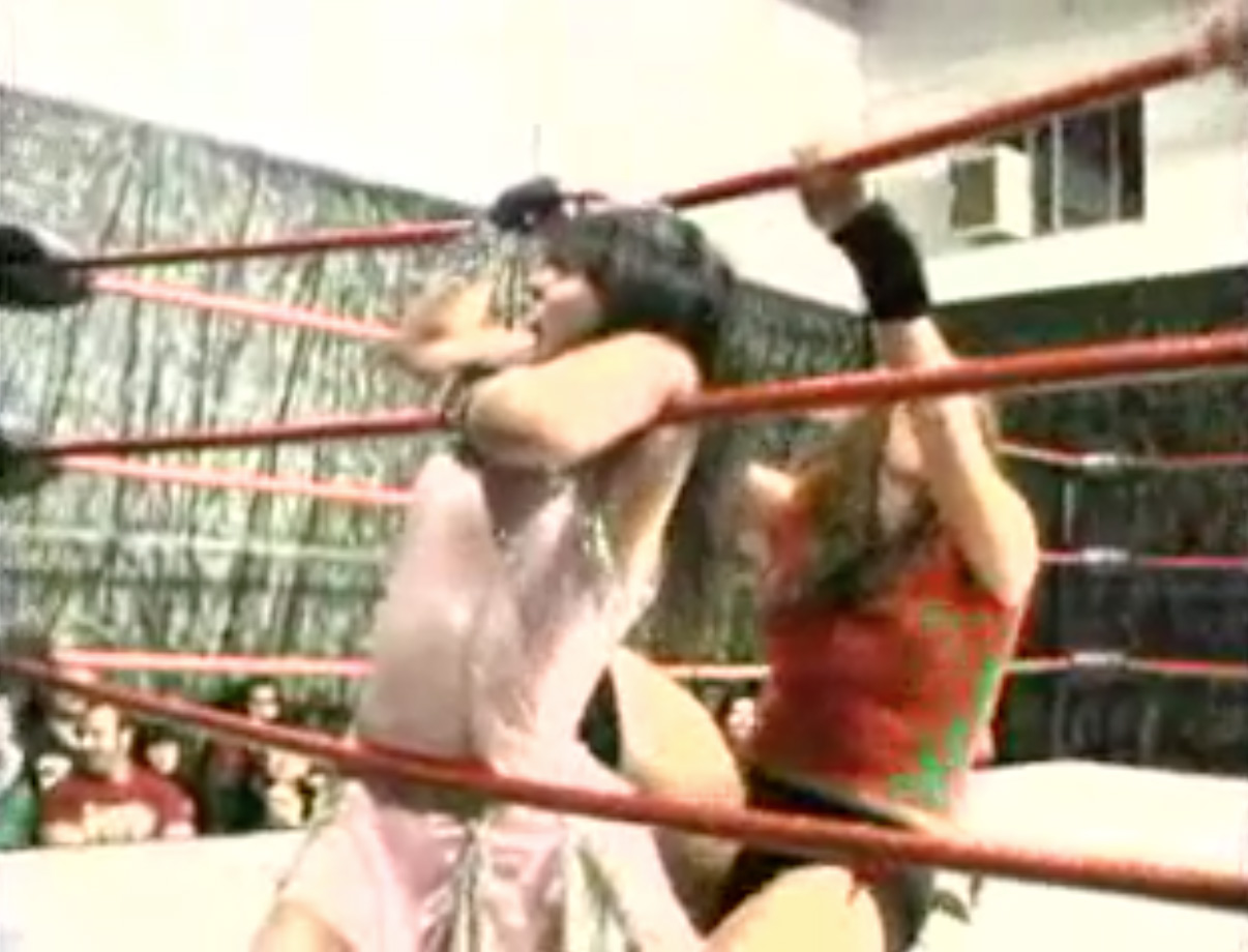 Cheerleader Melissa vs. Nikki T