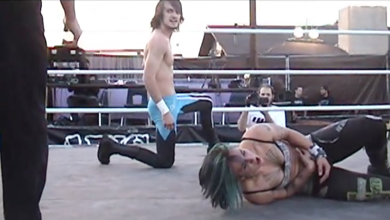 Christina Von Eerie vs. Peter Avalon