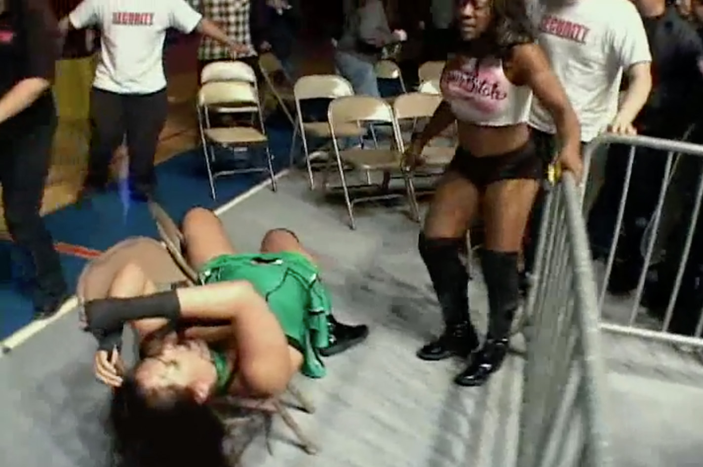Cheerleader Melissa vs. Jazz