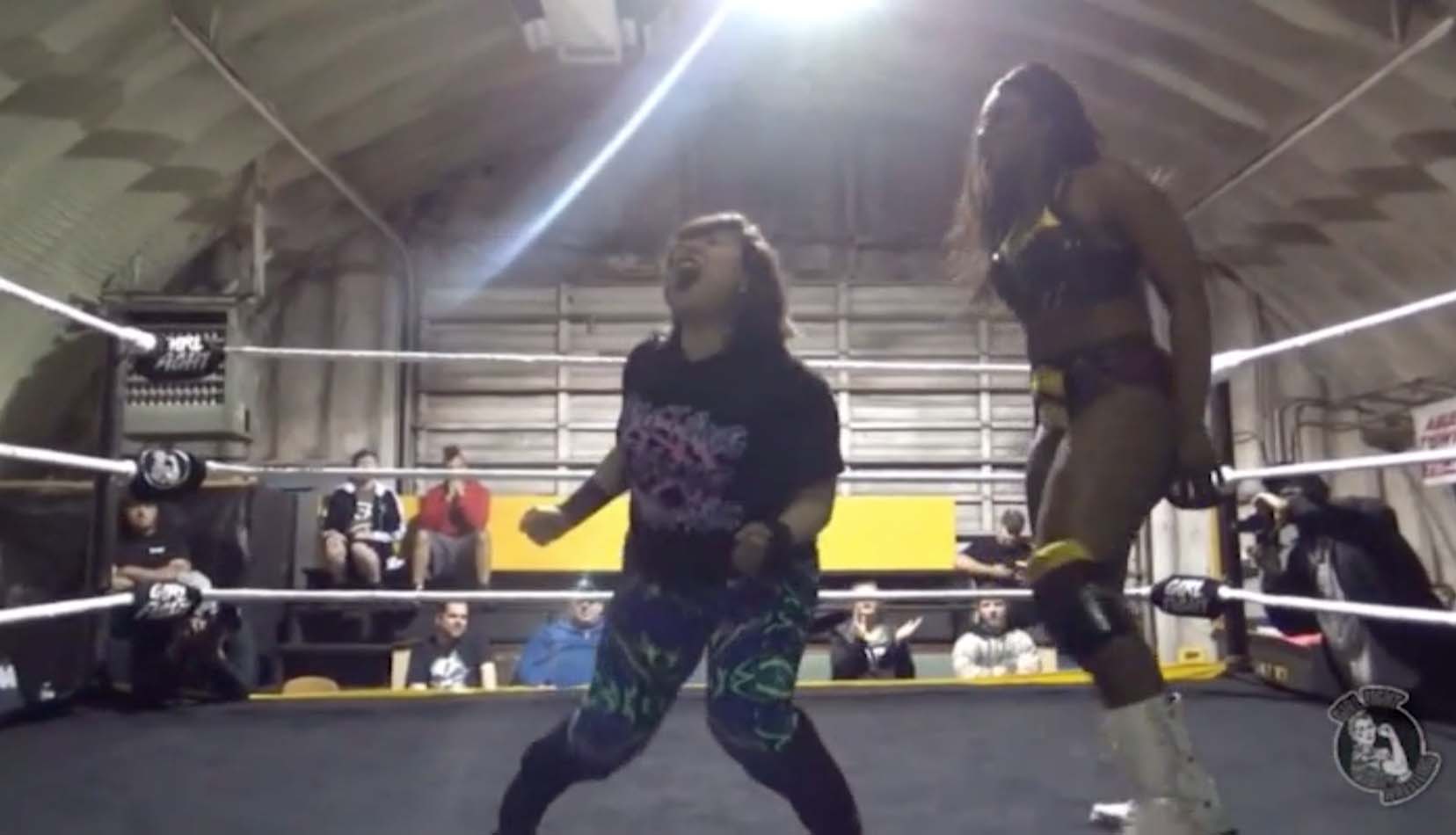Cassandra Golden vs. Livi Loca