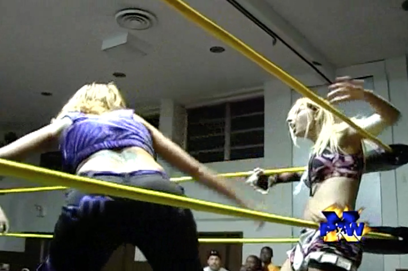 Daizee Haze vs. Mercedes Martinez