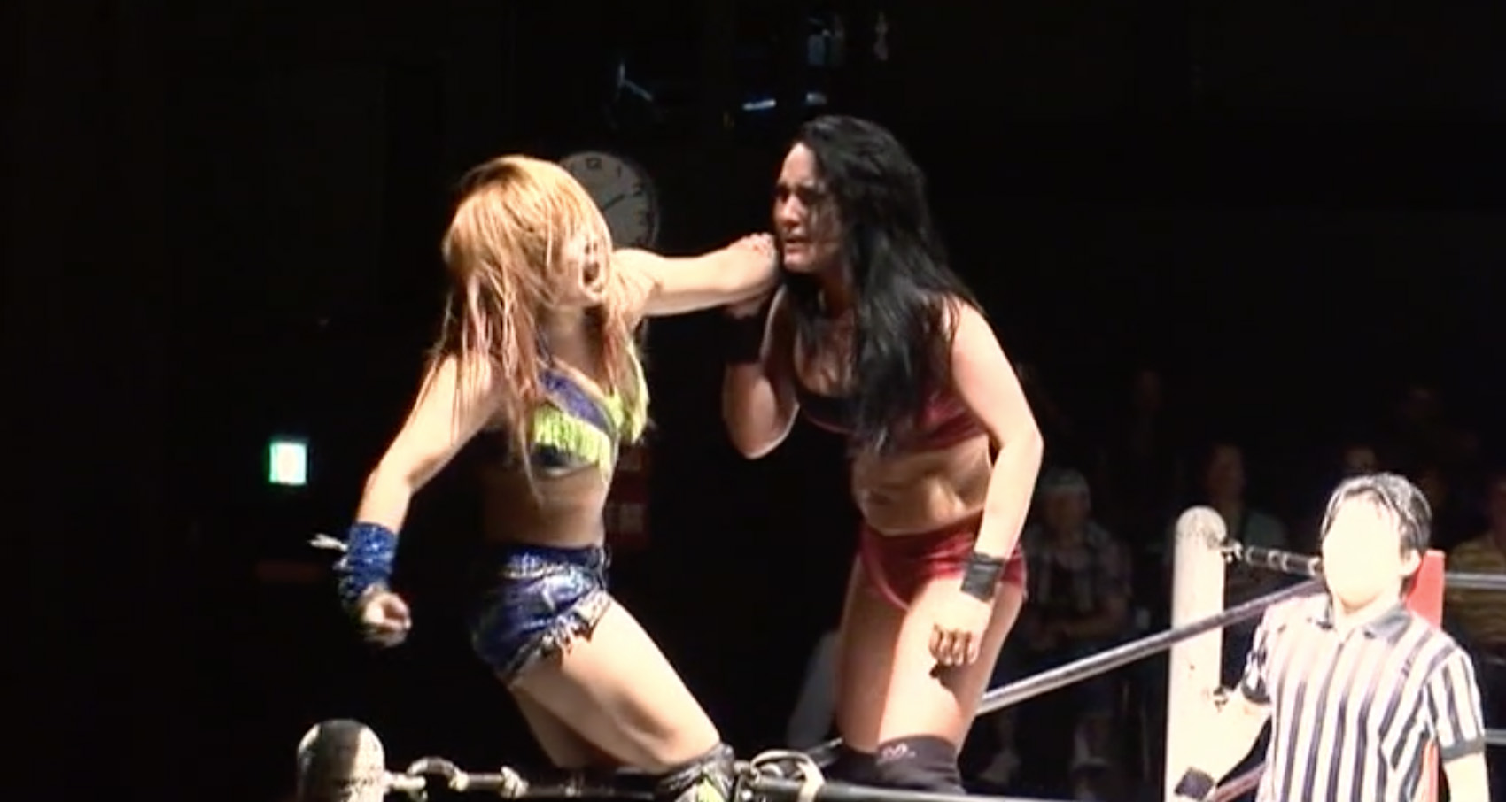 Cheerleader Melissa vs. Io Shirai
