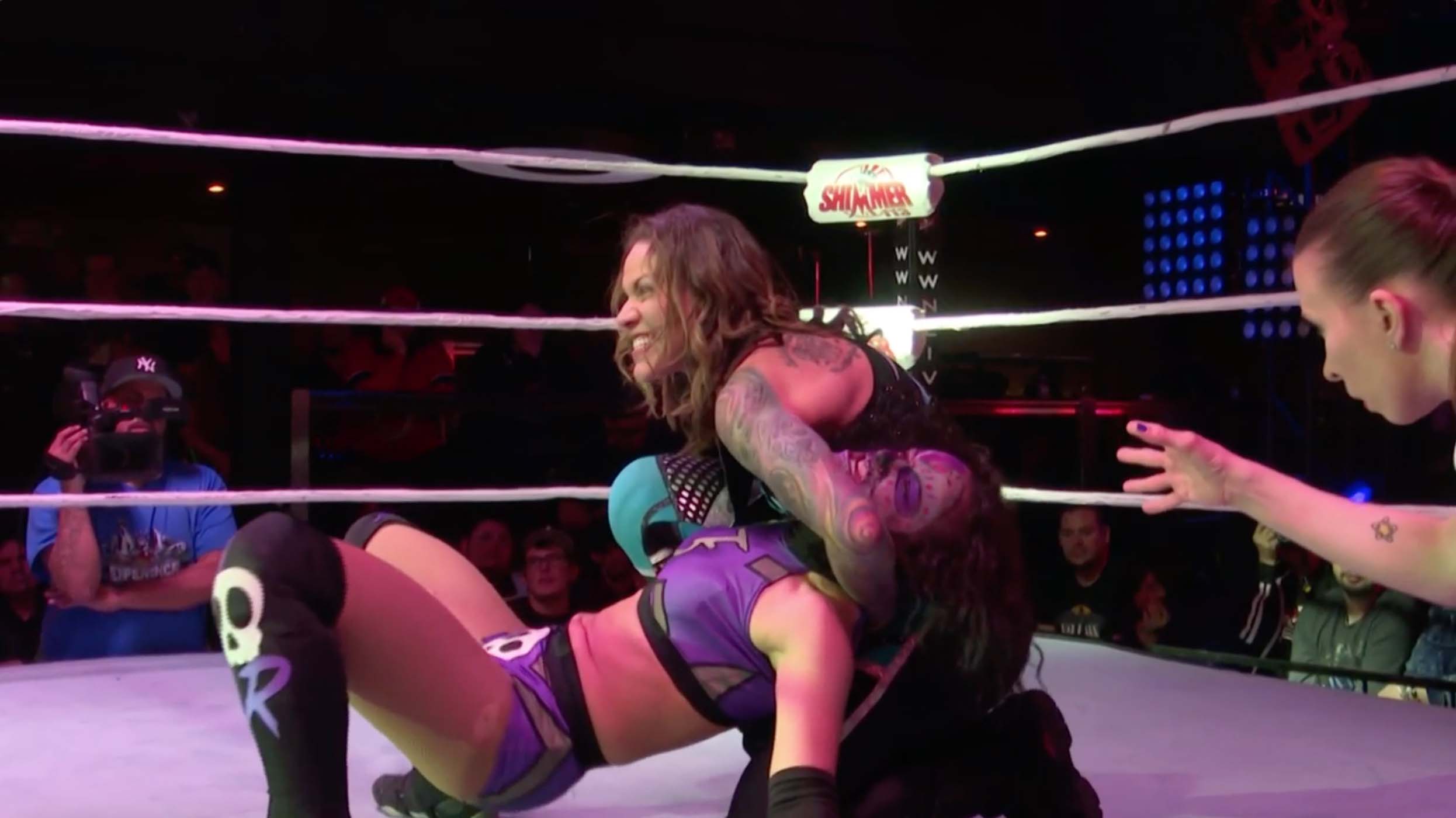 Mercedes Martinez & Cheerleader Melissa vs. Holidead & Thunder Rosa