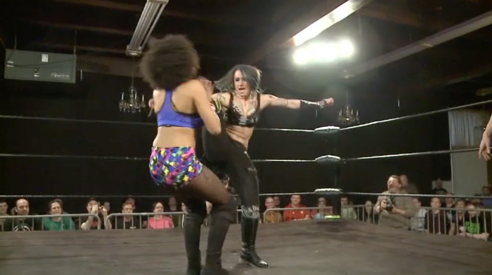 Christina Von Eerie vs. Marti Belle