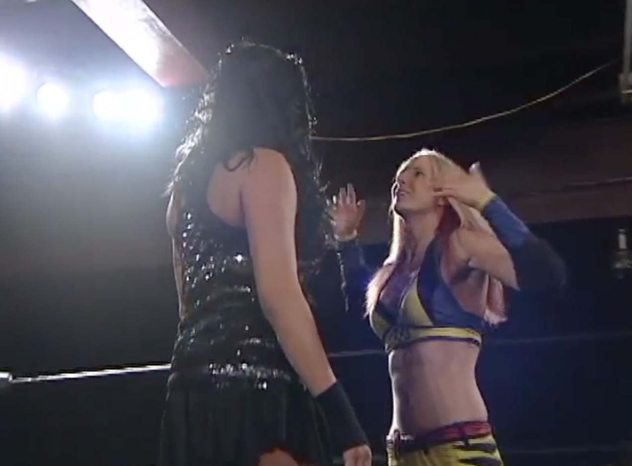Melanie Cruise vs. Xandra Bale
