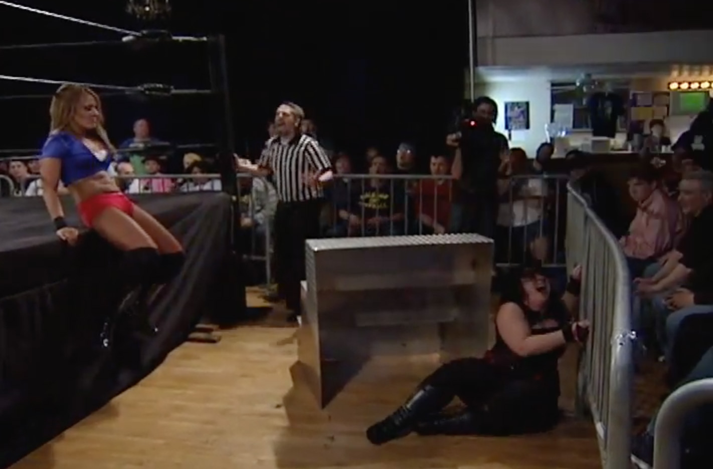 Kalamity vs. Cheerleader Melissa