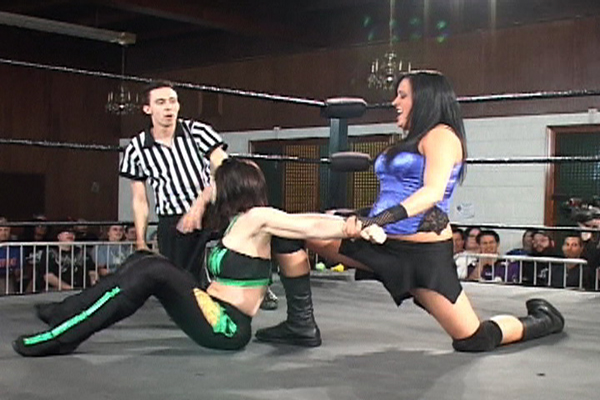 Daffney vs. Melanie Cruise