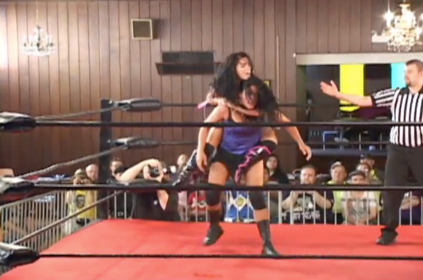 Melanie Cruise vs. Jessica James