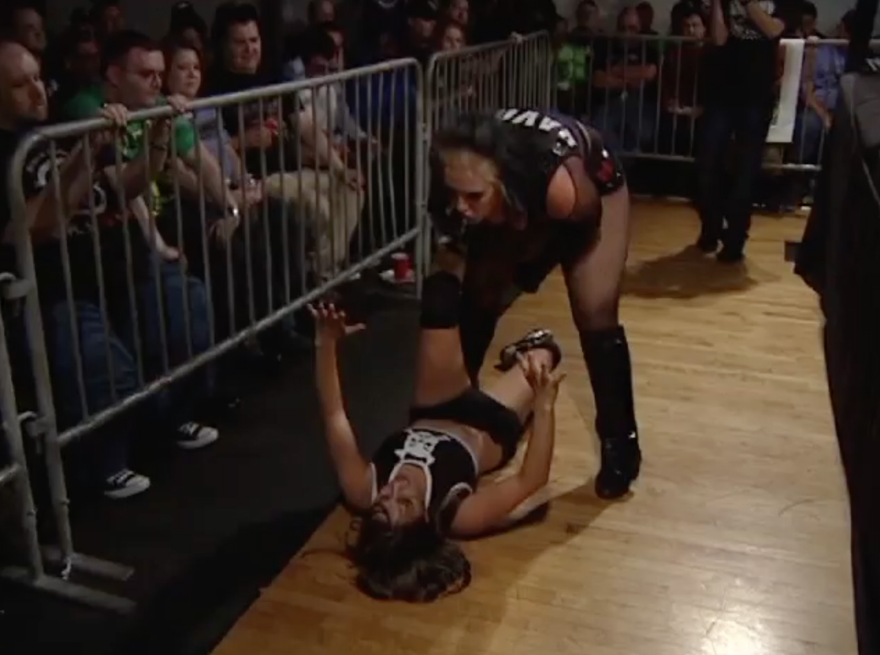 Jessicka Havok vs. Crazy Mary Dobson
