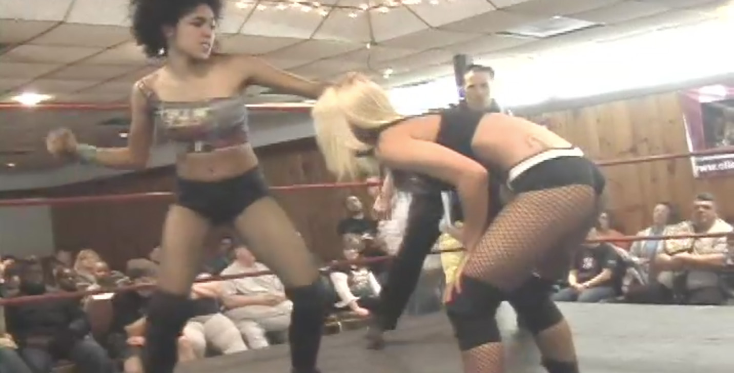 Brittney Savage vs. Marti Belle