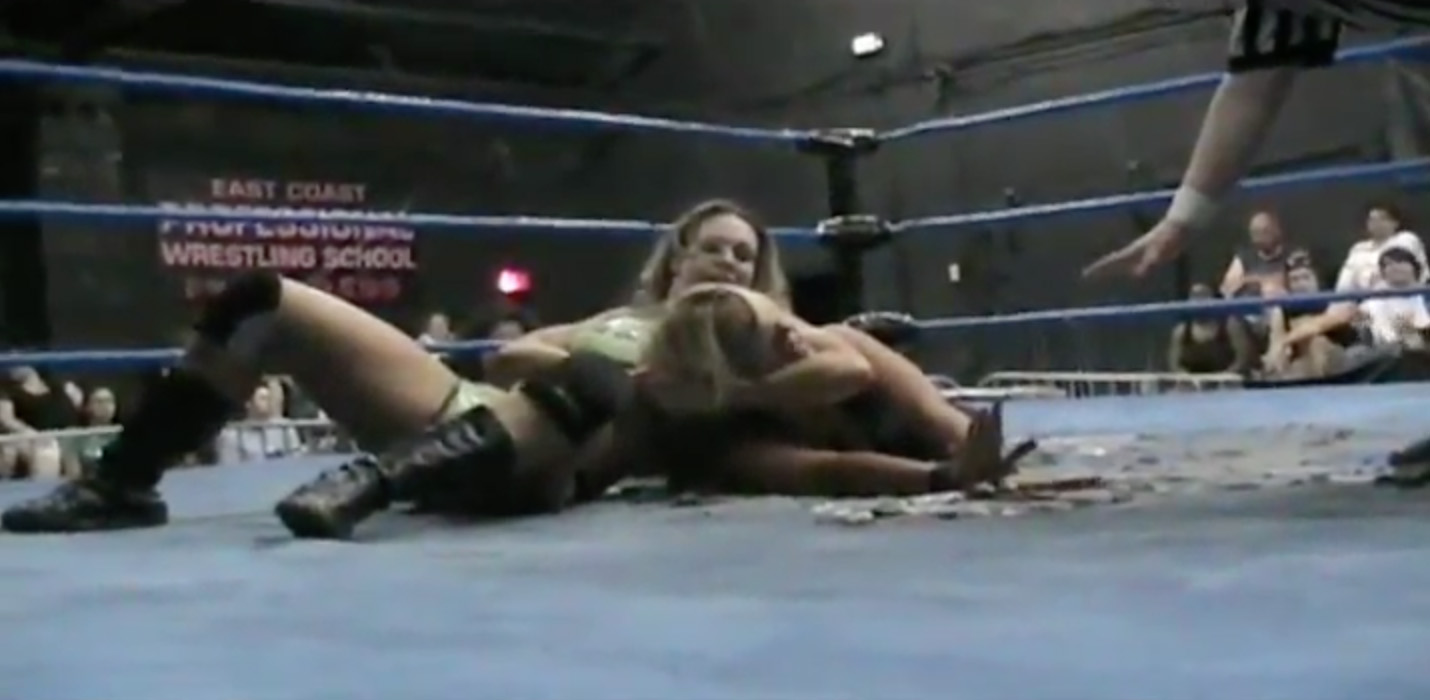 Alicia vs. Nikki Roxx