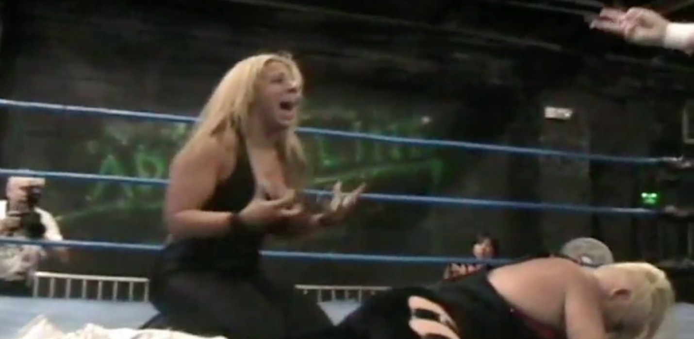Luna Vachon vs. Alicia