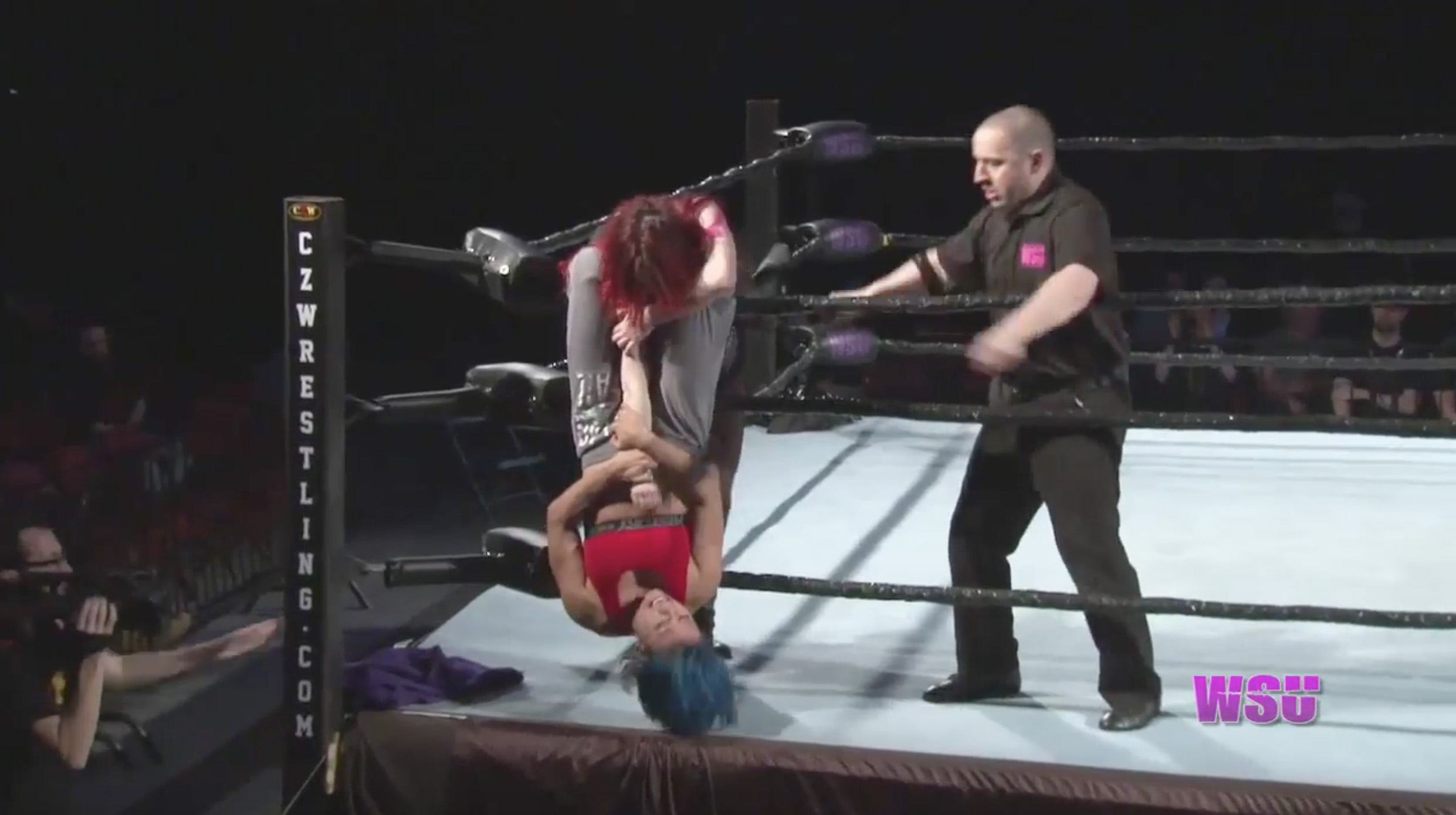 Taeler Hendrix vs. Mia Yim