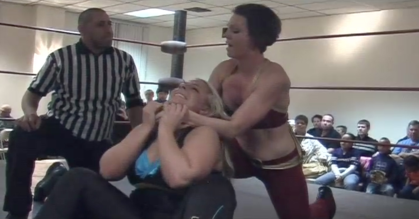 Alicia vs. Nikki Roxx