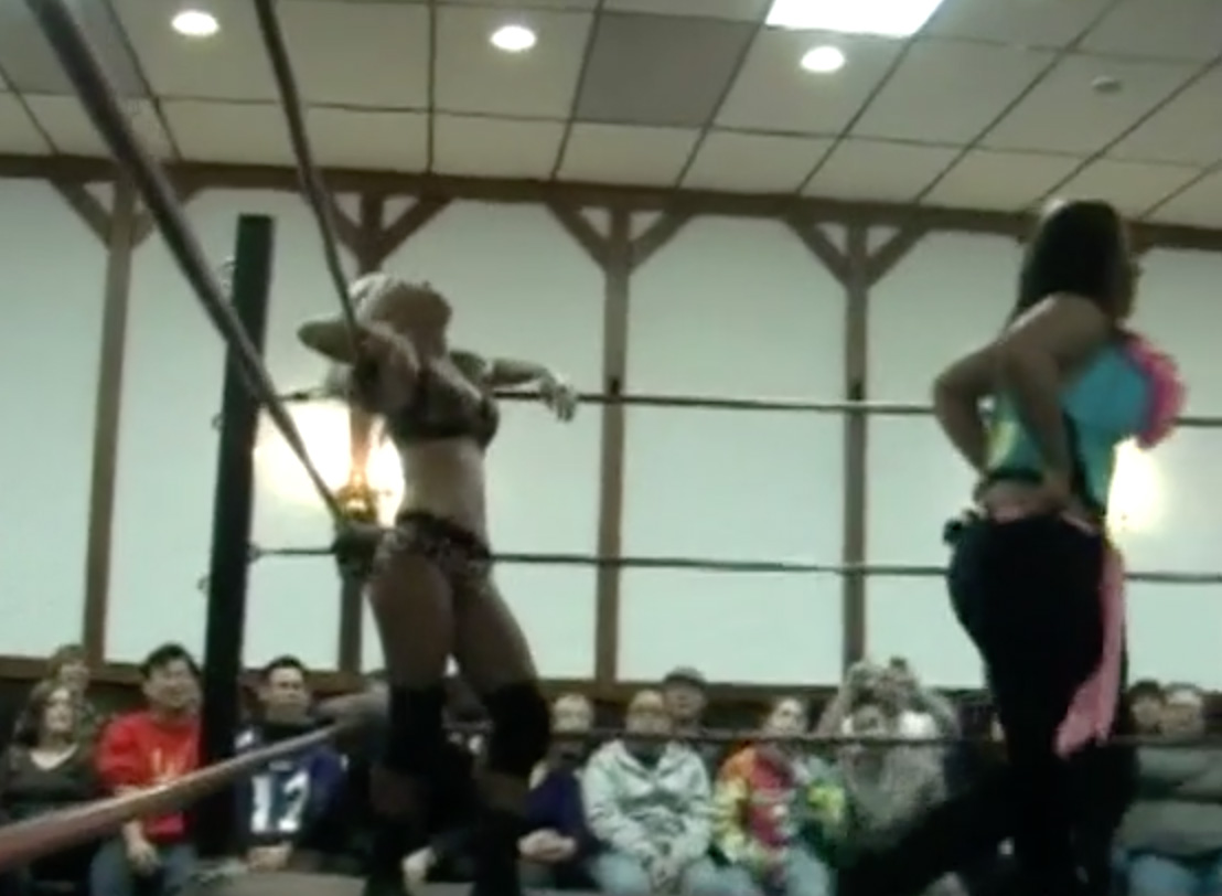 Brittney Savage vs. Alicia