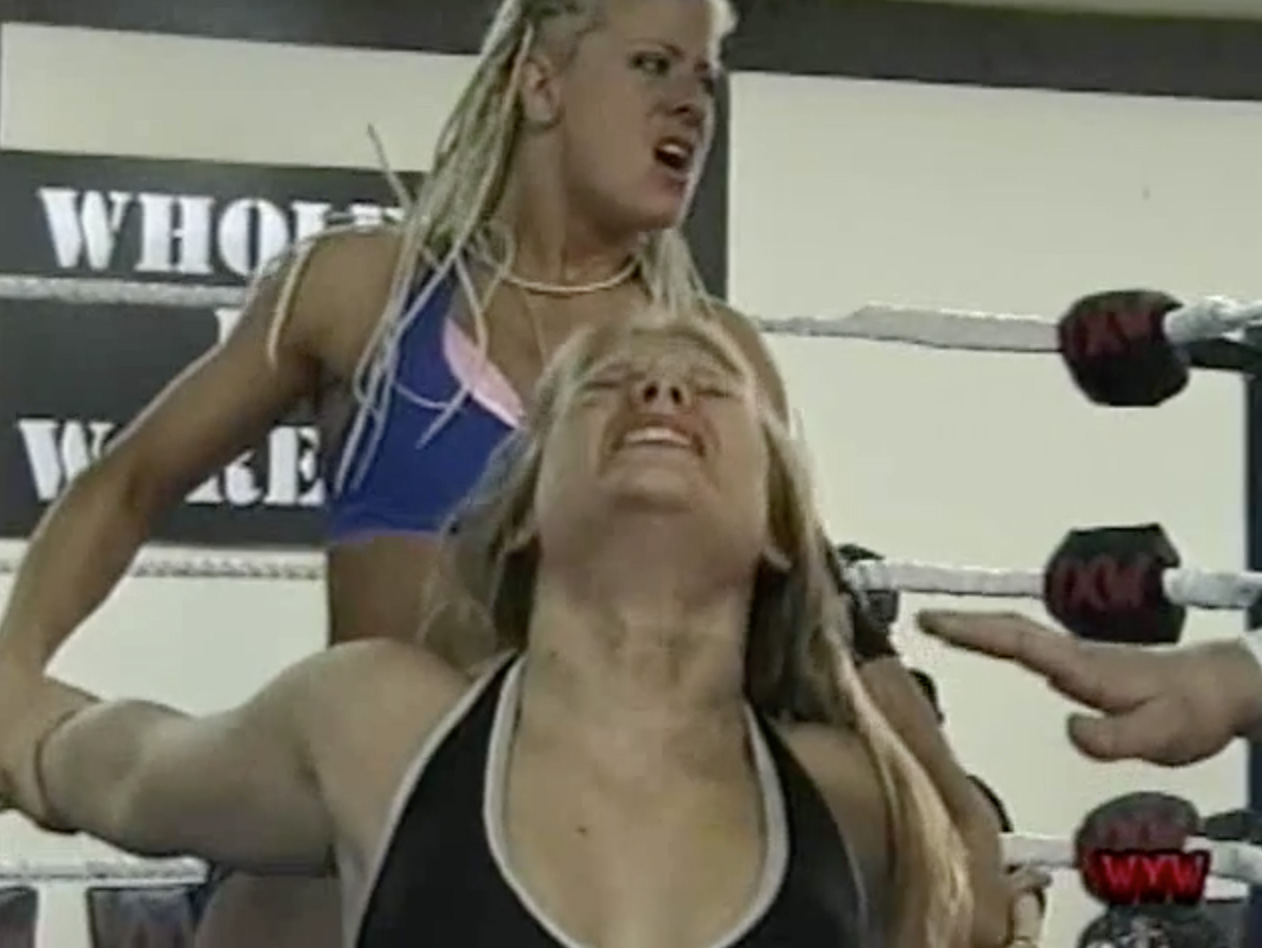 Beth Phoenix vs. Angel Willilams