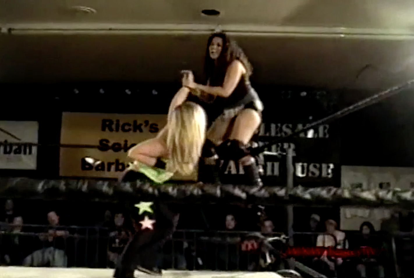 Alere Little Feather vs. Alicia | ClickWrestle