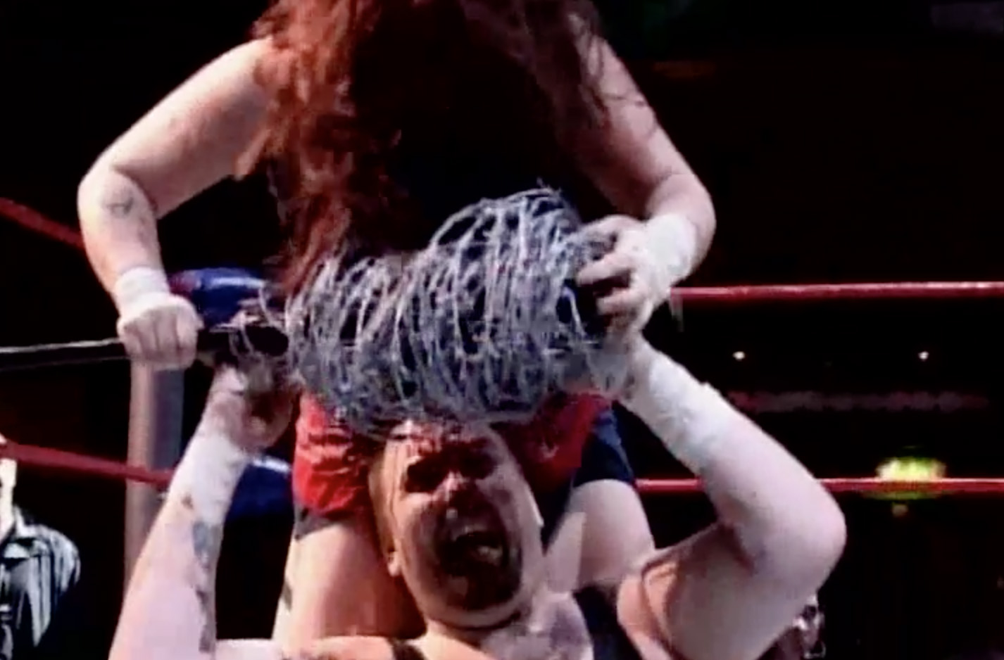 Mickie Knuckles vs. Ian Rotten